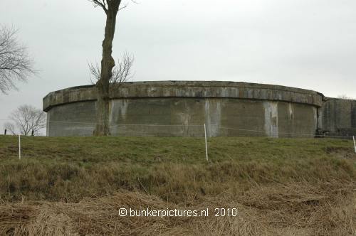 © bunkerpictures - Fulel Tank Park